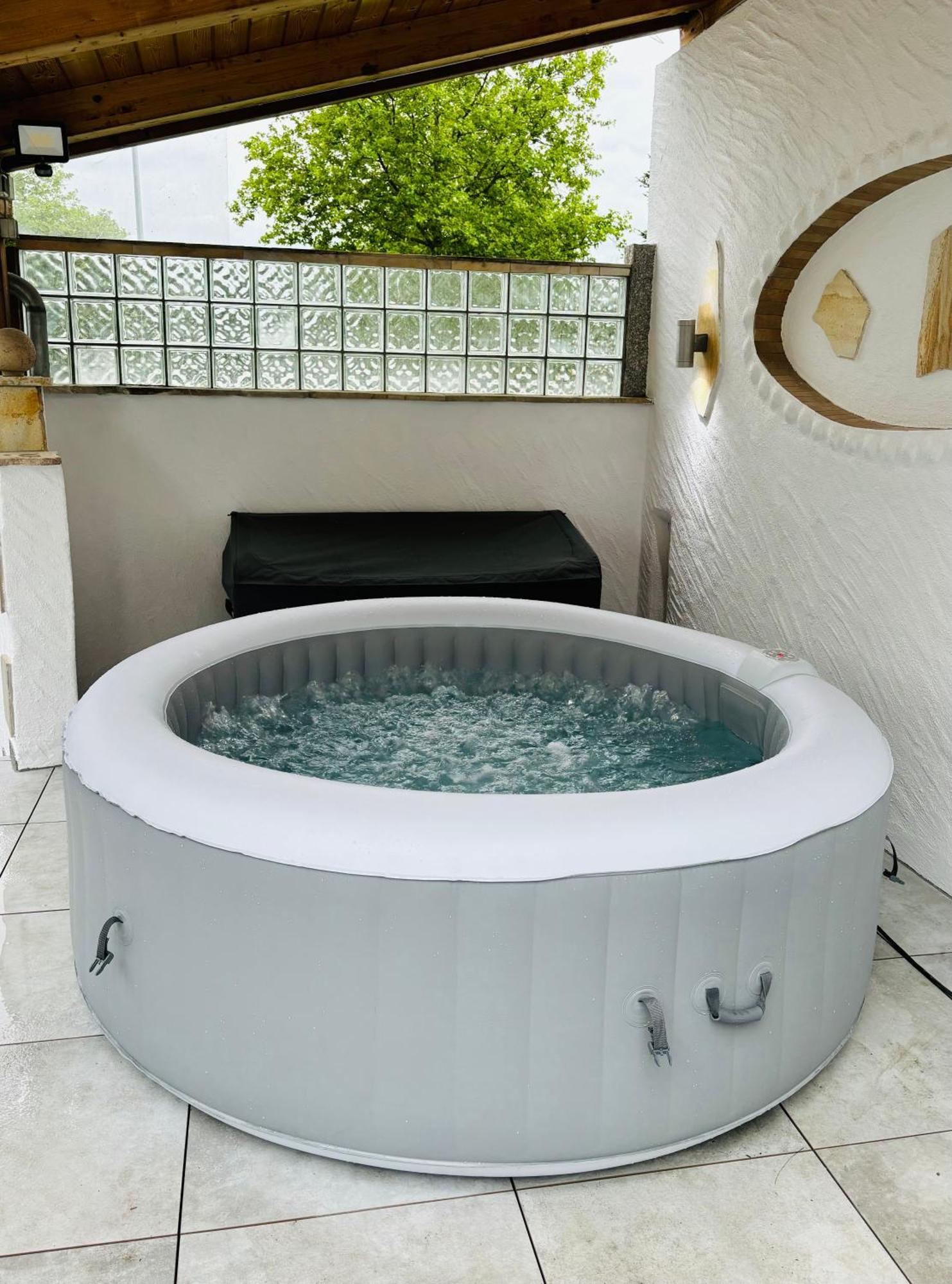 דירות באד בלינגן Jacuzzi Terrasse 55' Tv Kueche Regendusche מראה חיצוני תמונה